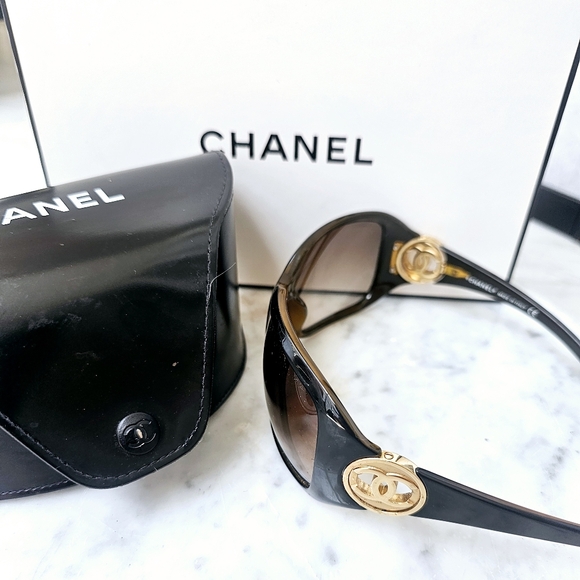 CHANEL sunglasses - Picture 1 of 7